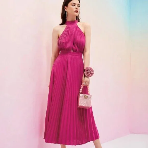 Cut Out Front Pleated Halter Dress - Picture 6 of 8